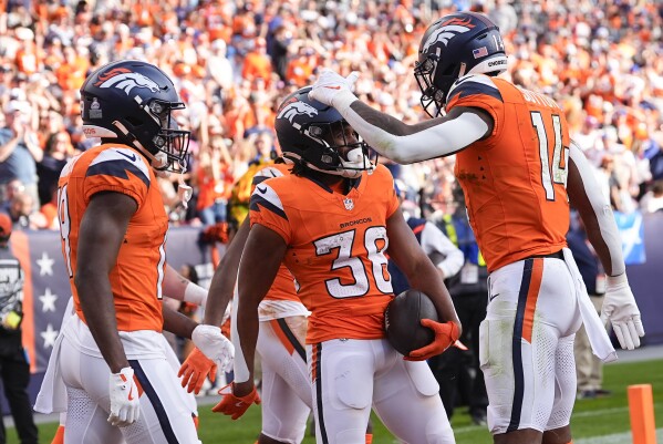 Broncos game score sale